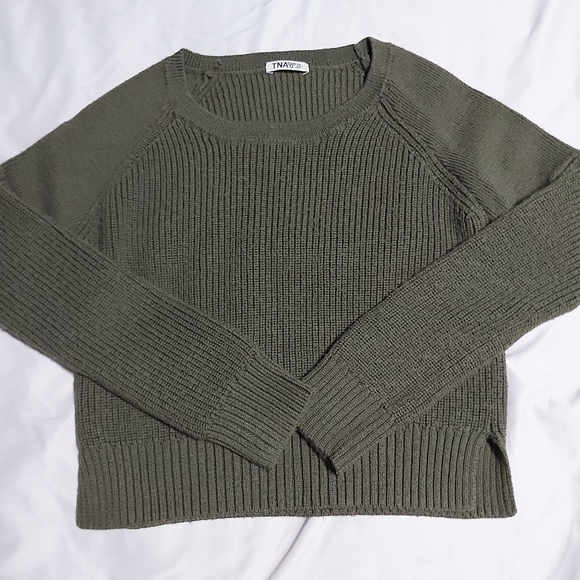 Aritzia/TNA army green Long sleeve - Picture 1 of 4